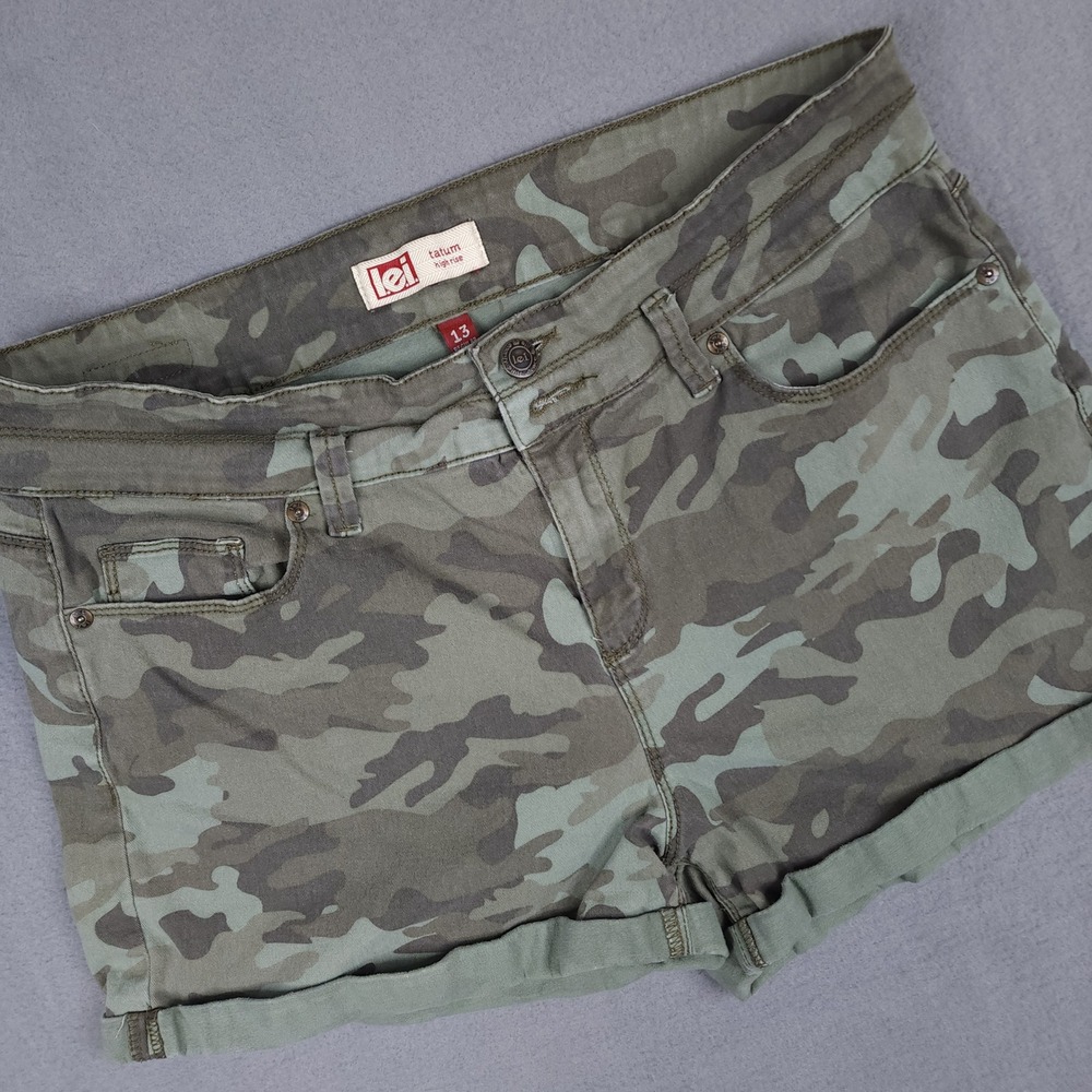 LEI Tatum High Rise Shorts Junior 13 Green Camo Print Stretch Cotton Denim Jean